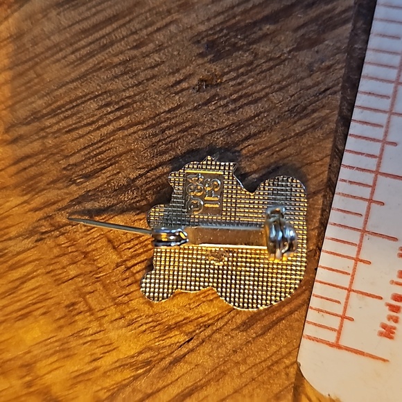 Vintage Teddy Bear lapel pin - Picture 4 of 5